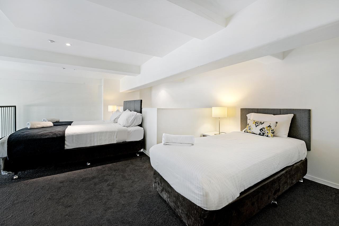 Ultiqa Little Collins Aparthotel Melbourne Exterior photo